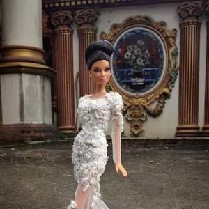 Meet your Posher, Lenore